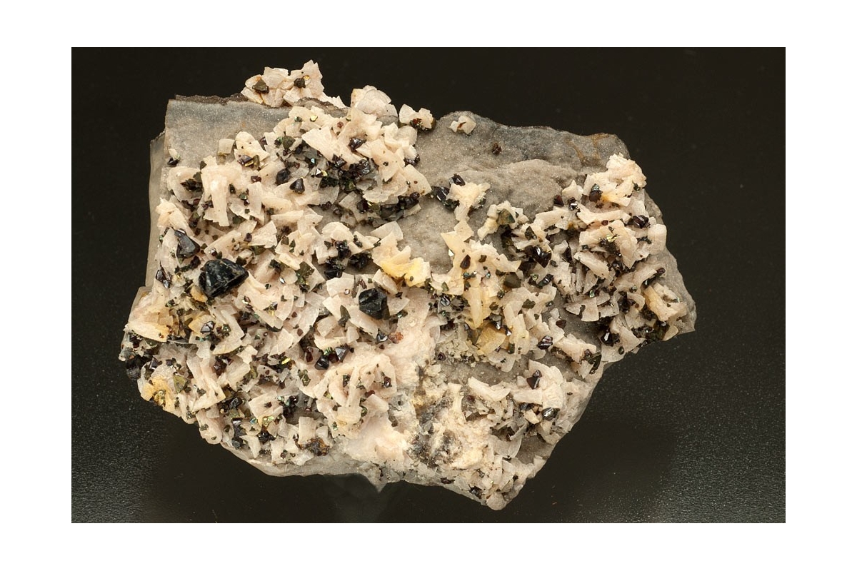 sphalerite-chalcopyrite-on-dolomite-steetley-minerals