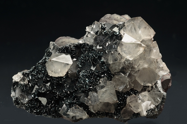 Quartz on Specularite (Var.of Hematite)