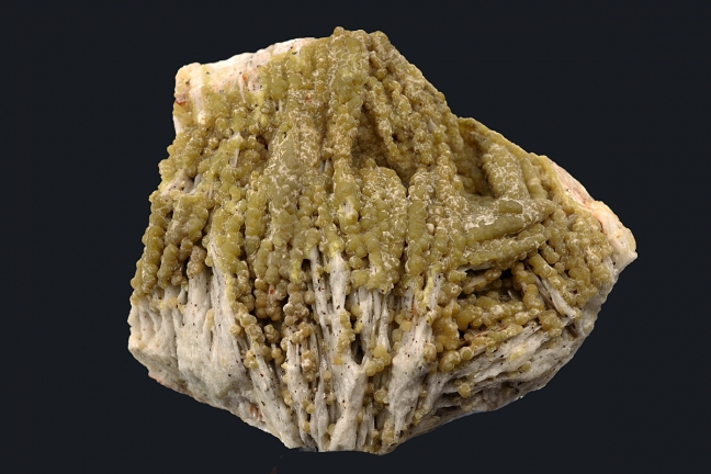 Smithsonite on Barite