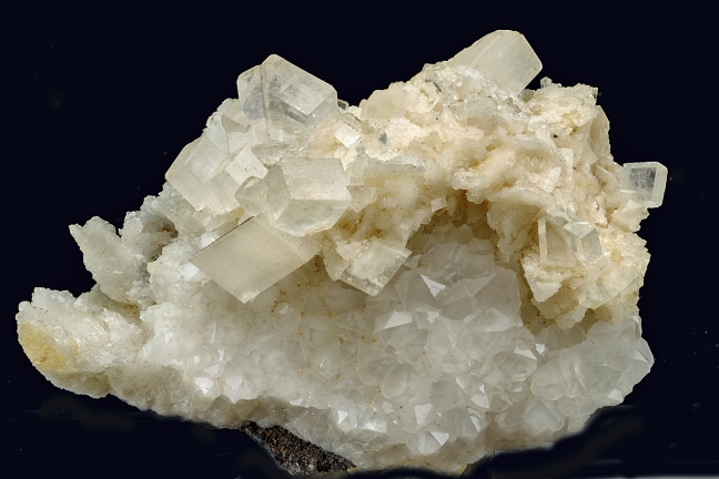 Calcite and Dolomite on Quartz