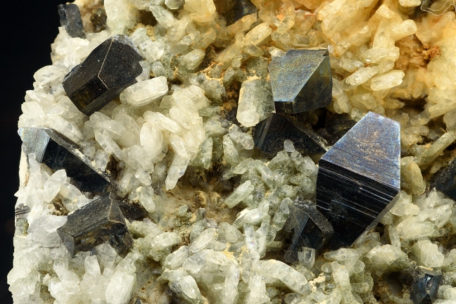 Anatase on Albite